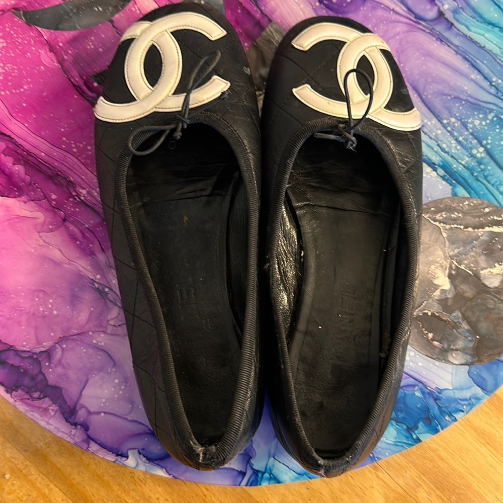 8.5 Chanel white logo CC black Quilted Flats